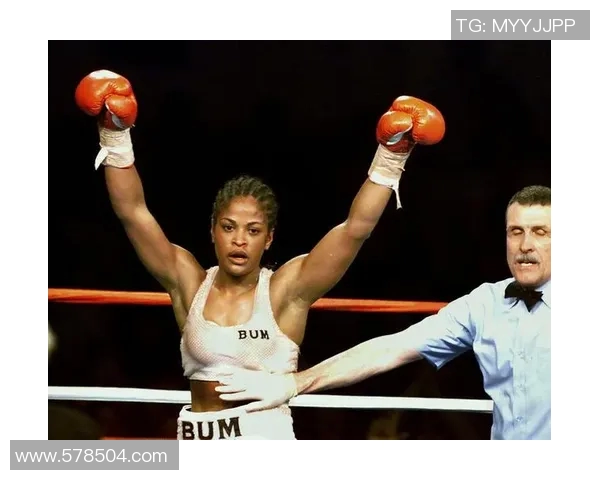 拳王阿里传奇比赛回顾：巅峰对决与不屈精神的完美结合